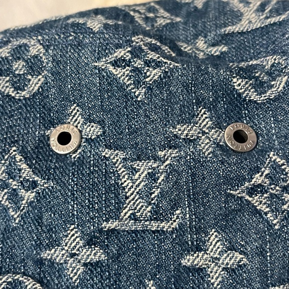 Authentic Louis Vuitton Denim Reversible Bucket Hat - Picture 6 of 16